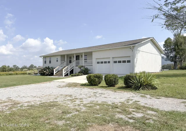 Photo 2 of Single family home for sale at 226 Ike Burgess Rd, Crossville, TN 38572 | MLS# 1355787 | Listing updated on 2026-09-22