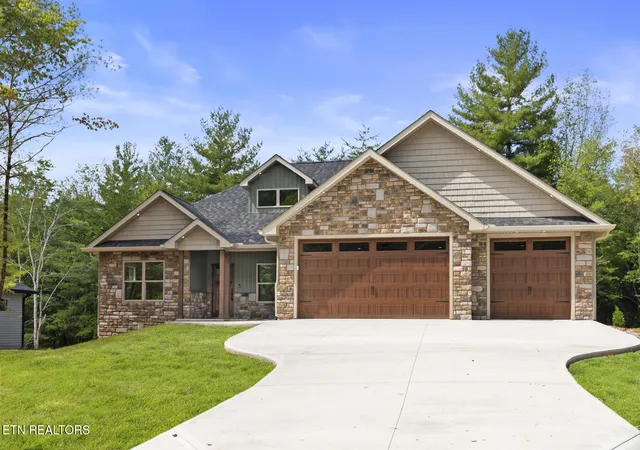 Single family home for sale at 150 Natchez Cir, Crossville, TN 38558 | MLS# 1356807