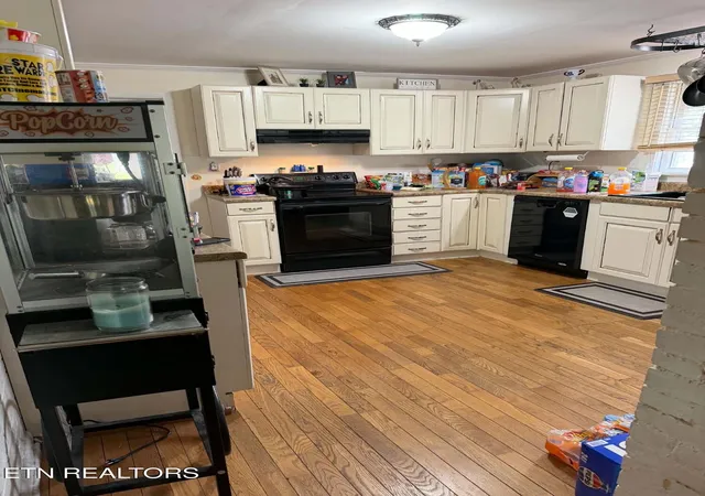 Photo 2 of Sale Pending at 808 N 28th Street, Middlesboro, KY 40965 | MLS# 1355737 | Listing updated on 2026-09-24