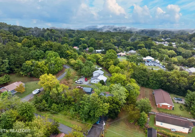 Photo 37 of Single family home for sale at 558 Black Walnut St, Newport, TN 37821 | MLS# 1356842 | Listing updated on 2026-10-05