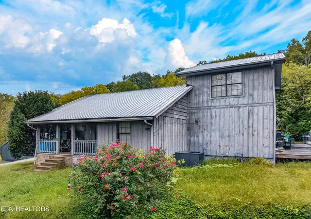 Photo 3 of Single family home for sale at 558 Black Walnut St, Newport, TN 37821 | MLS# 1356842 | Listing updated on 2026-09-25