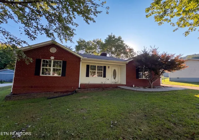 Photo 1 of Single family home for sale at 141 Meadowview Ln, Powell, TN 37849 | MLS# 1356026 | Listing updated on 2026-09-18