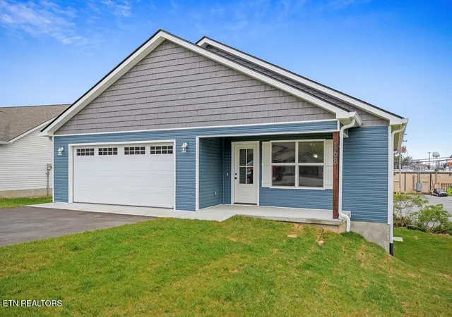 Photo 1 of Single family home for sale at 168 Sky View Meadow Dr, Crossville, TN 38555 | MLS# 1355747 | Listing updated on 2026-09-17
