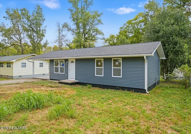 Photo 2 of Single family home for sale at 409 Baumgartner Rd, Harriman, TN 37748 | MLS# 1355785 | Listing updated on 2026-10-09