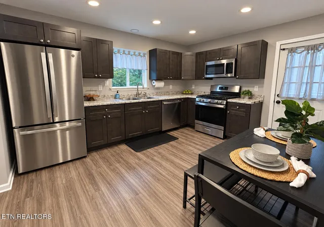 Photo 4 of Sale Pending at 410 Blair St, Loudon, TN 37774 | MLS# 1356090 | Listing updated on 2026-10-03