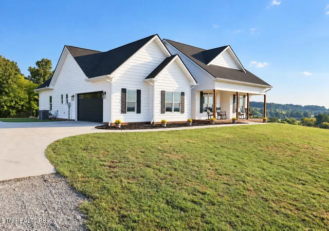 Photo 3 of Single family home for sale at 5316 Old Niles Fry Rd, Maryville, TN 37801 | MLS# 1356034 | Listing updated on 2026-09-19
