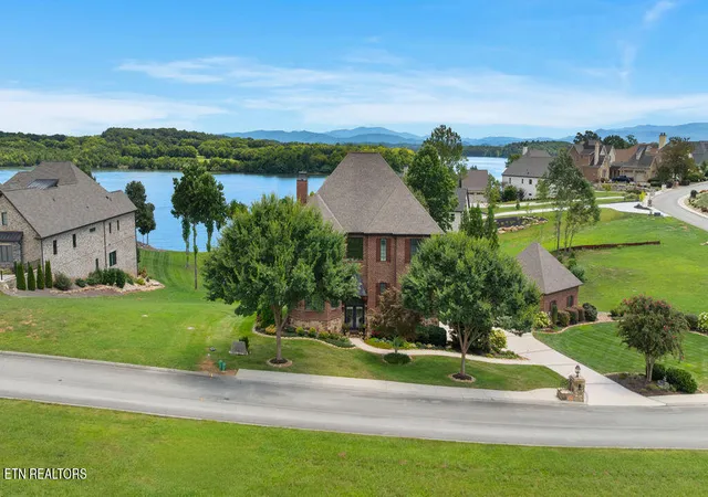 Photo 3 of Single family home for sale at 105 Breakers Dr, Vonore, TN 37885 | MLS# 1356401 | Listing updated on 2026-09-22