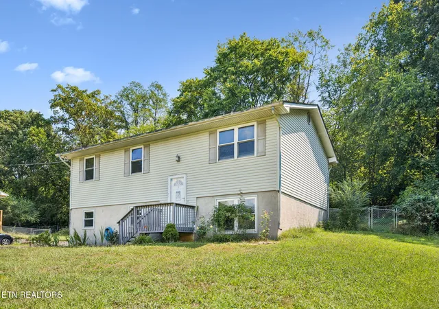 Photo 2 of Sale Pending at 357 Hidden Valley Cir, Seymour, TN 37865 | MLS# 1355772 | Listing updated on 2026-10-07