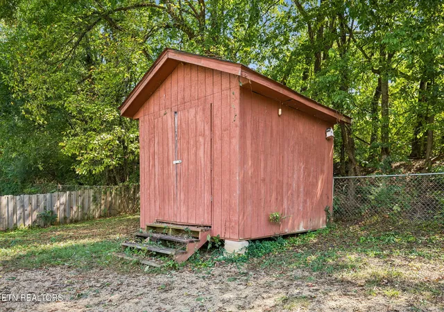 Photo 4 of Sale Pending at 357 Hidden Valley Cir, Seymour, TN 37865 | MLS# 1355772 | Listing updated on 2026-10-07
