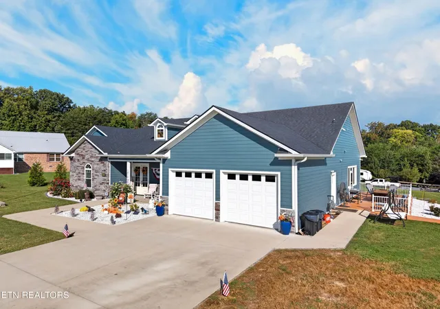 Photo 3 of Single family home for sale at 1015 Horizon Dr, White Pine, TN 37890 | MLS# 1355775 | Listing updated on 2026-09-17