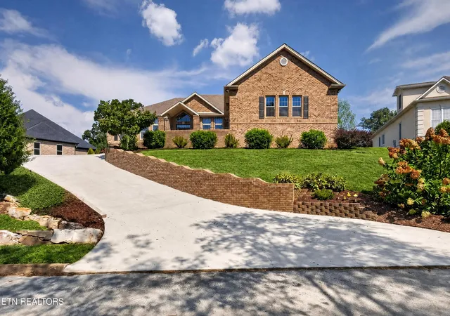 Photo 4 of Sale Pending at 140 Pineberry Dr, Vonore, TN 37885 | MLS# 1356172 | Listing updated on 2026-09-25