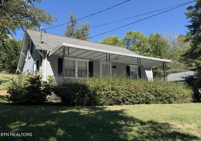 Photo 1 of Sale Pending at 1707 Lenland Ave, Knoxville, TN 37920 | MLS# 1356991 | Listing updated on 2026-10-26