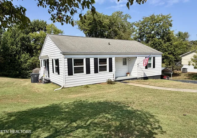 Photo 2 of Single family home for sale at 317 Hartford Rd, Knoxville, TN 37920 | MLS# 1356274 | Listing updated on 2026-09-21