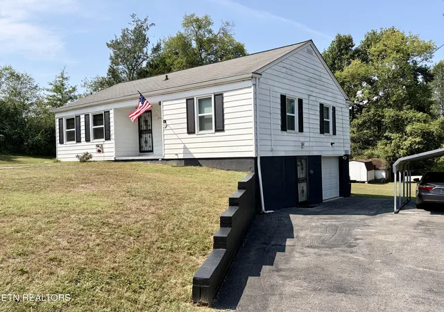 Photo 3 of Single family home for sale at 317 Hartford Rd, Knoxville, TN 37920 | MLS# 1356274 | Listing updated on 2026-09-21