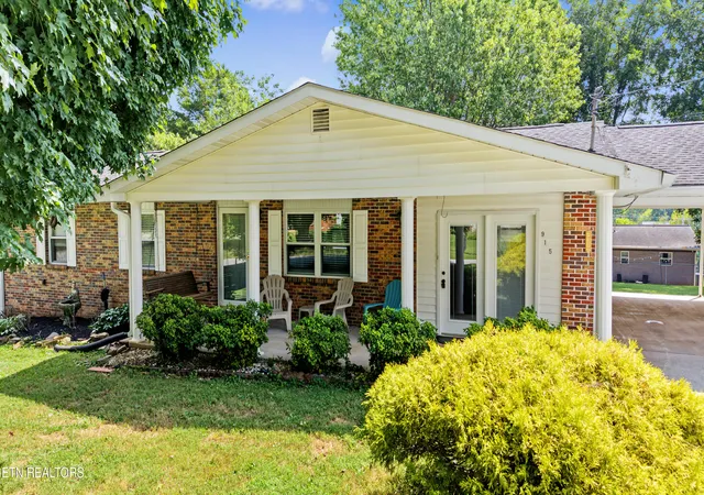 Photo 2 of Single family home for sale at 915 Panorama Dr, Maryville, TN 37801 | MLS# 1355971 | Listing updated on 2026-09-21