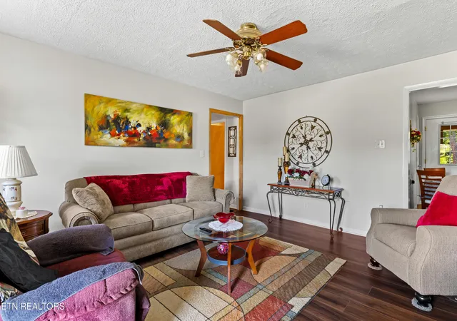 Photo 3 of Sale Pending at 2811 Norcross Rd, Maryville, TN 37803 | MLS# 1356062 | Listing updated on 2026-09-25