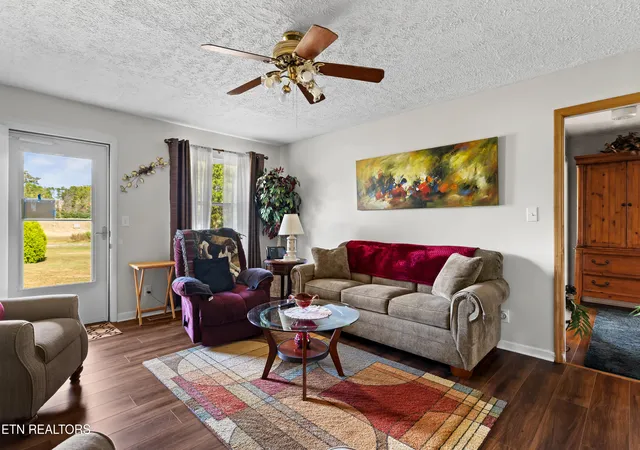 Photo 3 of Sale Pending at 2811 Norcross Rd, Maryville, TN 37803 | MLS# 1356062 | Listing updated on 2026-09-25
