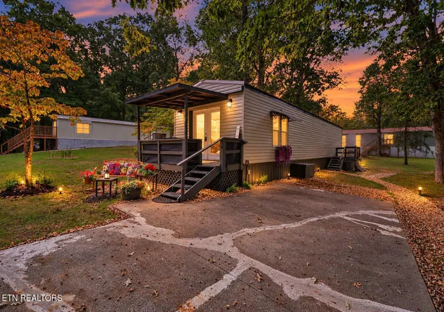 Photo 1 of Single family home for sale at 116 Avon Ln, Crossville, TN 38558 | MLS# 1355863 | Listing updated on 2026-09-21