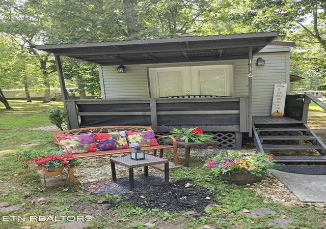 Photo 2 of Single family home for sale at 116 Avon Ln, Crossville, TN 38558 | MLS# 1355863 | Listing updated on 2026-09-21
