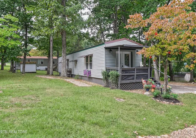 Photo 3 of Single family home for sale at 116 Avon Ln, Crossville, TN 38558 | MLS# 1355863 | Listing updated on 2026-09-21