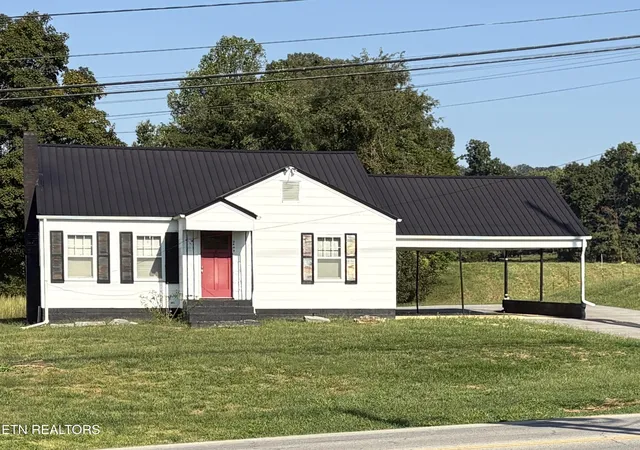 Photo 2 of Sale Pending at 2495 Snapps Fry Rd, Greeneville, TN 37745 | MLS# 1355978 | Listing updated on 2026-10-02