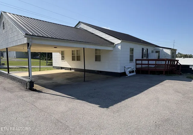 Photo 4 of Sale Pending at 2495 Snapps Fry Rd, Greeneville, TN 37745 | MLS# 1355978 | Listing updated on 2026-10-02