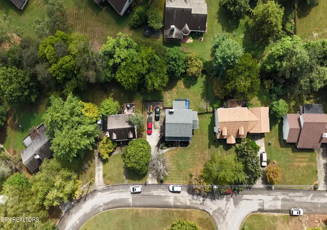 Photo 3 of Single family home for sale at 9916 Cedar Croft Cir, Knoxville, TN 37932 | MLS# 1356516 | Listing updated on 2026-10-16