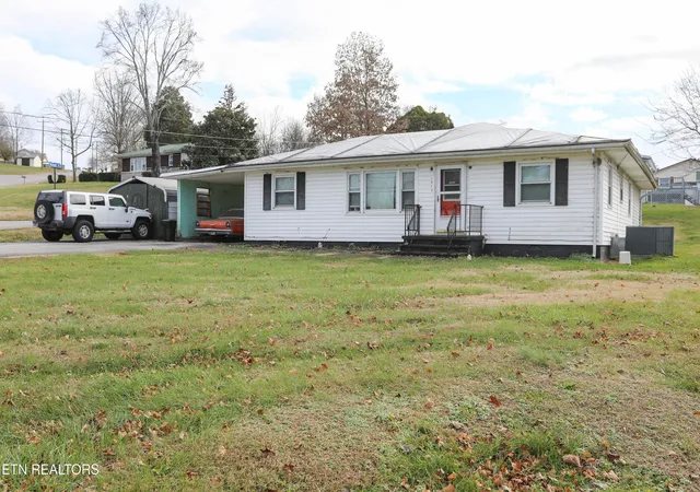 Photo 2 of Single family home for sale at 1014 Sweetwater Vonore Rd, Sweetwater, TN 37874 | MLS# 1355902 | Listing updated on 2026-09-18