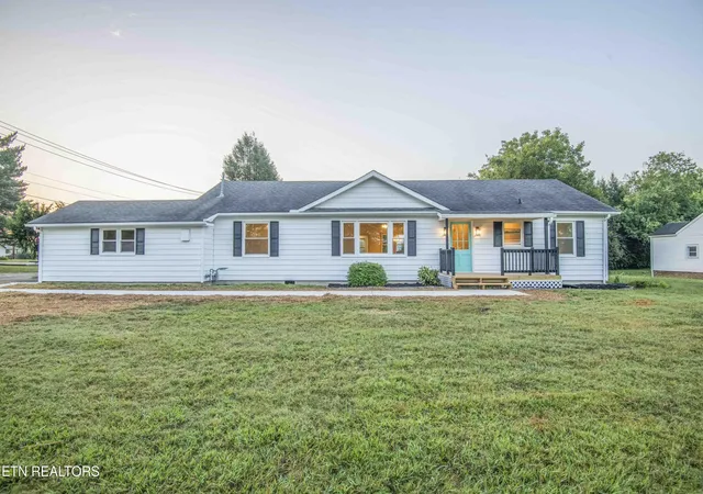 Single family home for sale at 1618 Old Niles Fry Rd, Maryville, TN 37803 | MLS# 1355923