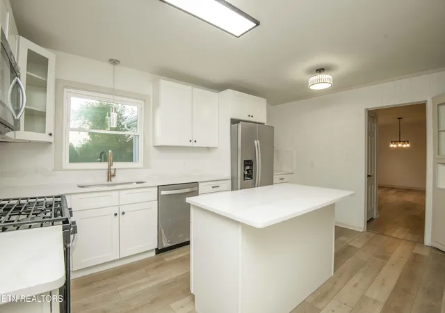 Photo 3 of Single family home for sale at 1618 Old Niles Fry Rd, Maryville, TN 37803 | MLS# 1355923 | Listing updated on 2026-09-25