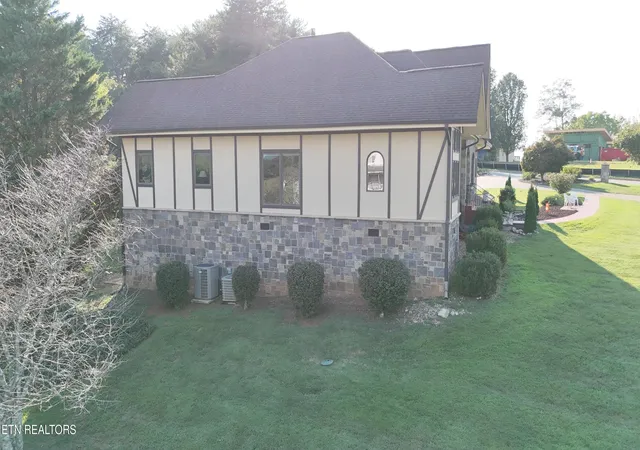 Photo 3 of Single family home for sale at 135 Bluffton Rd, Friendsville, TN 37737 | MLS# 1355907 | Listing updated on 2026-09-18