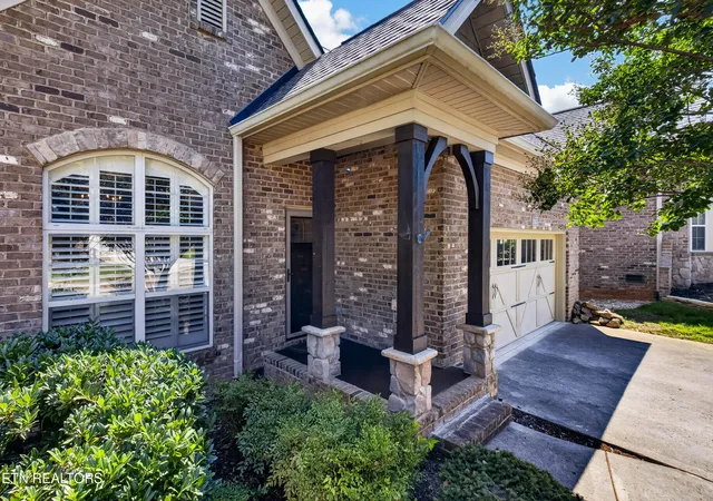 Photo 2 of Single family home for sale at 1163 Bishops View Ln, Knoxville, TN 37932 | MLS# 1356101 | Listing updated on 2026-09-19