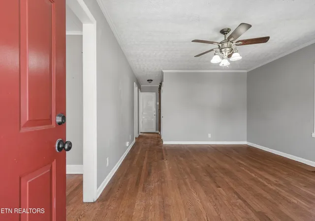 Photo 4 of Single family home for sale at 109 N Magnolia St, Maryville, TN 37801 | MLS# 1355913 | Listing updated on 2026-09-18