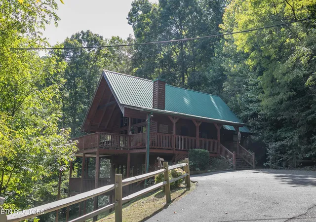 Photo 3 of Single family home for sale at 3514 Olde Tyme Way, Sevierville, TN 37862 | MLS# 1355992 | Listing updated on 2026-09-18
