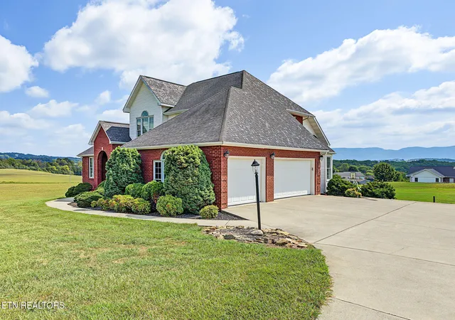 Photo 2 of Single family home for sale at 3634 Old Niles Fry Rd, Maryville, TN 37801 | MLS# 1355976 | Listing updated on 2026-09-24