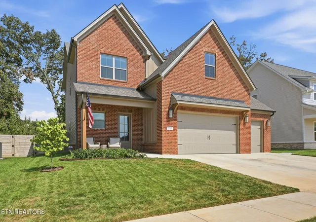 Photo 1 of Single family home for sale at 12033 Signal View Rd, Knoxville, TN 37932 | MLS# 1355938 | Listing updated on 2026-10-05