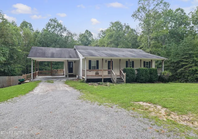 Photo 1 of Single family home for sale at 2716 Tinchtown Rd, Jamestown, TN 38556 | MLS# 1355985 | Listing updated on 2026-10-07
