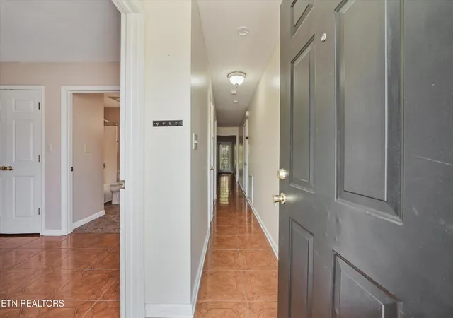 Listing Photo 3 - Condo for sale in building located at 7534 Creek Song Ct, Knoxville, TN 37920
