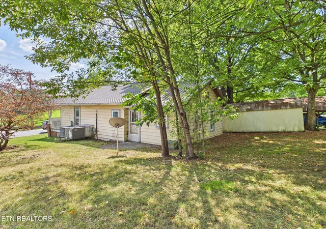 Photo 4 of Sale Pending at 210 Fisher St, Athens, TN 37303 | MLS# 1355970 | Listing updated on 2026-09-24