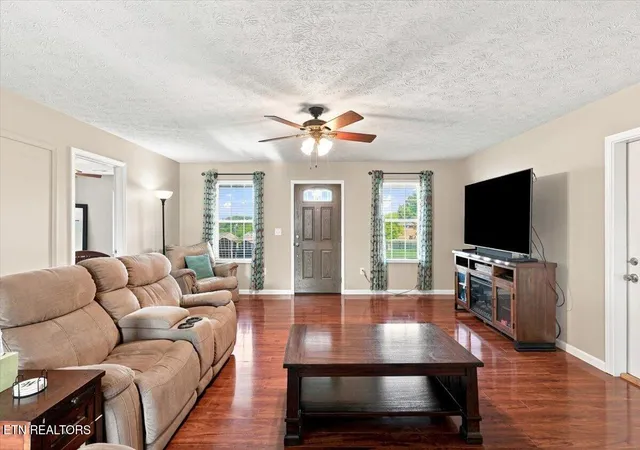 Photo 4 of Single family home for sale at 611 Privet Dr, Dandridge, TN 37725 | MLS# 1355974 | Listing updated on 2026-09-18