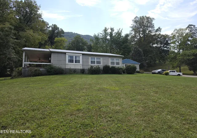 Photo 1 of Single family home for sale at 107 Ridgewood Cir, Pineville, KY 40977 | MLS# 1355982 | Listing updated on 2026-09-29