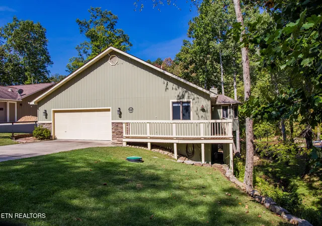 Photo 1 of Single family home for sale at 193 Meadowview Dr, Crossville, TN 38558 | MLS# 1356023 | Listing updated on 2026-09-19