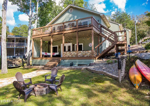 Photo 2 of Single family home for sale at 193 Meadowview Dr, Crossville, TN 38558 | MLS# 1356023 | Listing updated on 2026-09-19