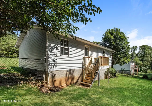 Photo 2 of Sale Pending at 252 Queener Ln, Caryville, TN 37714 | MLS# 1356391 | Listing updated on 2026-09-30