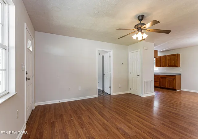 Photo 4 of Sale Pending at 252 Queener Ln, Caryville, TN 37714 | MLS# 1356391 | Listing updated on 2026-09-30