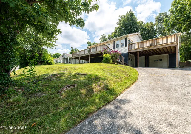 Photo 2 of Single family home for sale at 1314 Goldleaf St, Maryville, TN 37801 | MLS# 1356040 | Listing updated on 2026-09-22