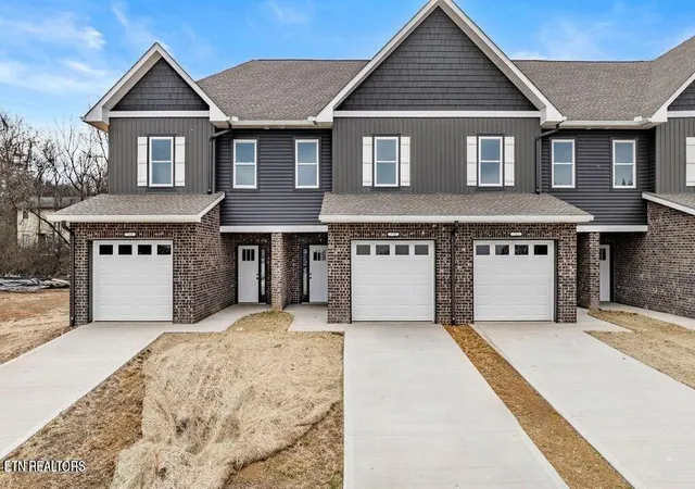 Photo 2 of Single family home for sale at 715 Haig St, Maryville, TN 37801 | MLS# 1356051 | Listing updated on 2026-09-21