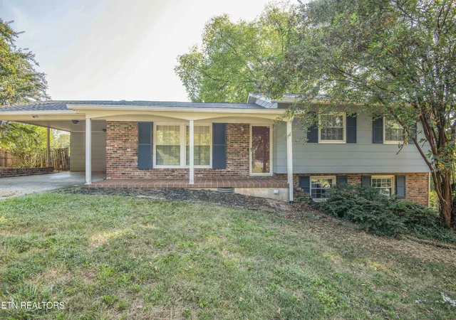 Single family home for sale at 7608 Sabre Dr, Knoxville, TN 37919 | MLS# 1356304