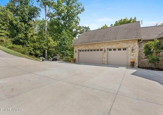 Photo 4 of Single family home for sale at 219 Chickamauga Point, Ten Mile, TN 37880 | MLS# 1356140 | Listing updated on 2026-09-25