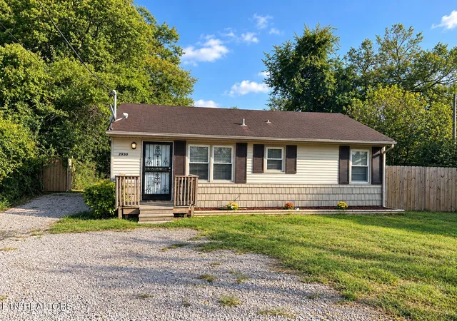 Photo 3 of Single family home for sale at 2930 Boyds Brg Pike, Knoxville, TN 37914 | MLS# 1356067 | Listing updated on 2026-09-22